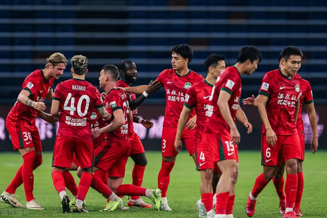 苏超联赛掀起的全民观赛热潮 苏超联赛掀起的全民观赛热潮