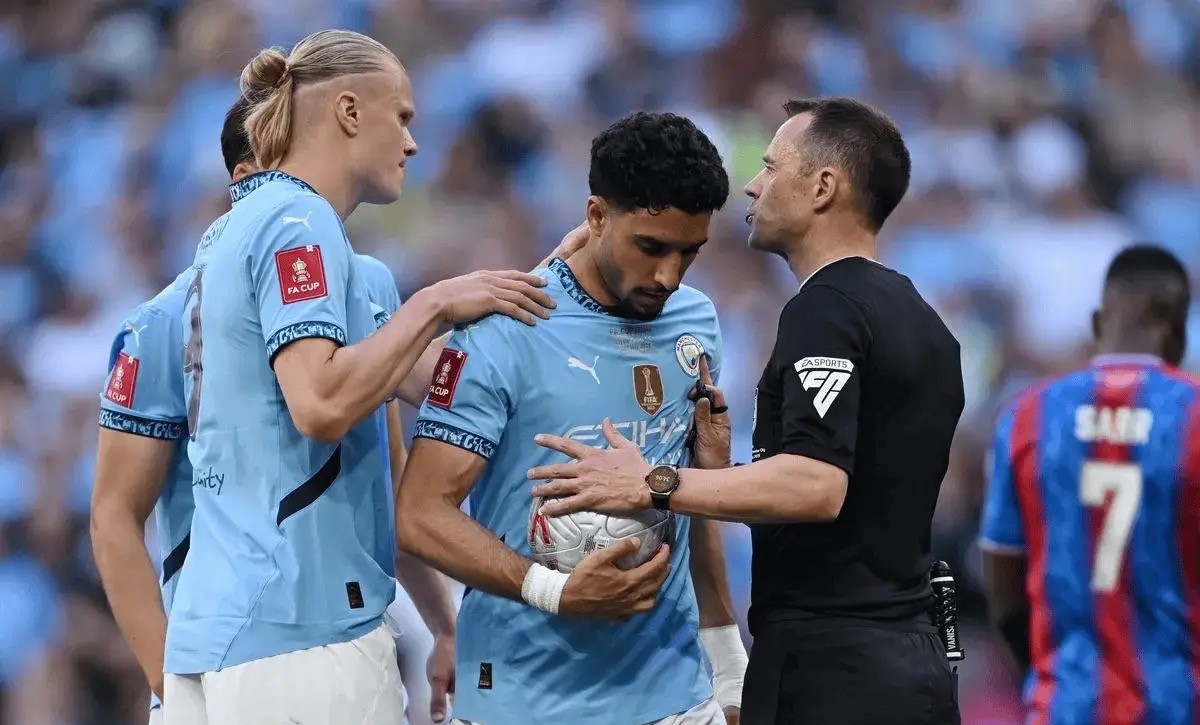 转会期意甲焦点战；切尔西战术微调；信心回归；更衣室氛围转暖的简单介绍