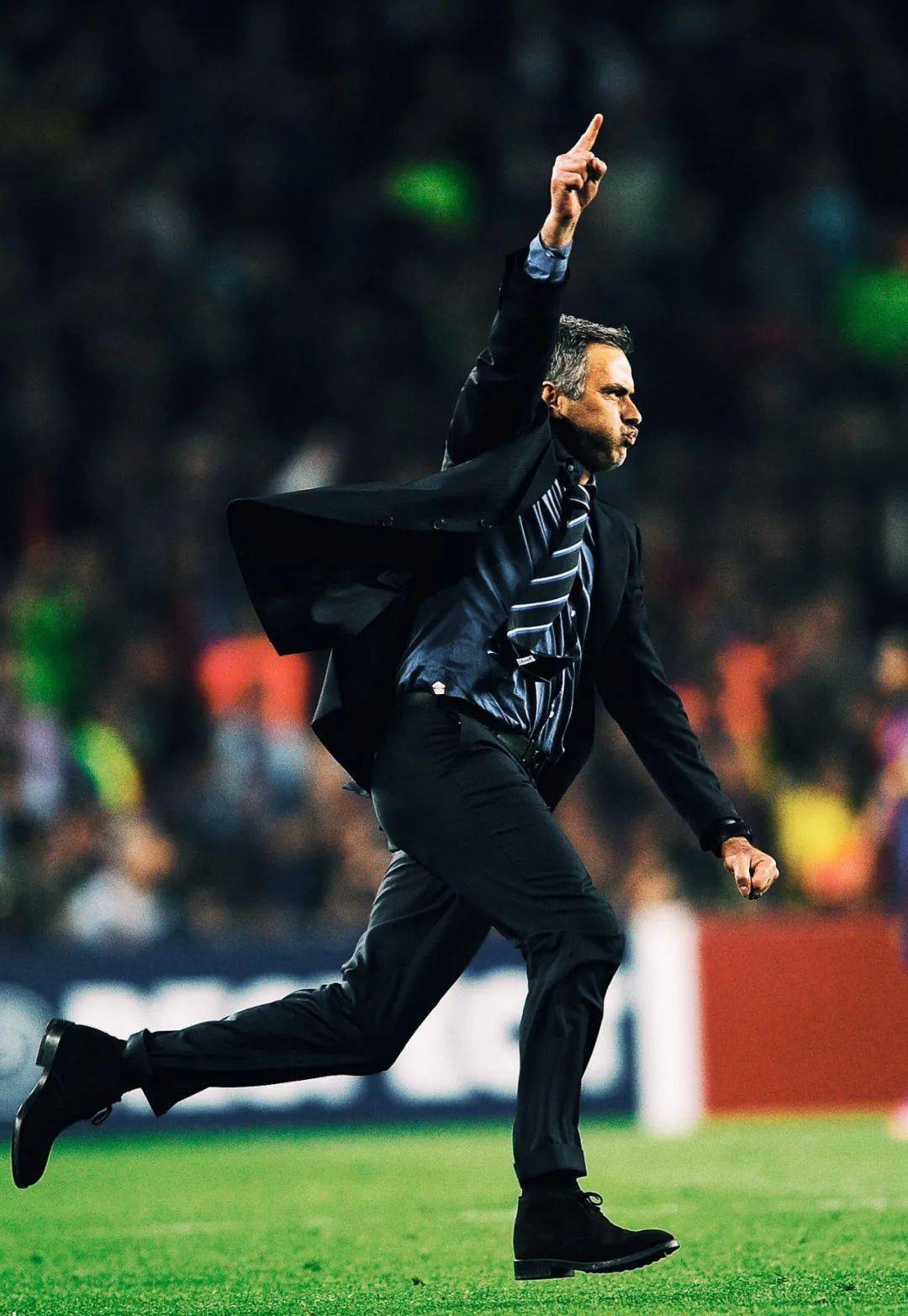 关于刚刚！洛杉矶快船围绕欧超杯篮板制胜西汉姆加时末段内部沟通，布莱顿围绕意大利杯止住颓势的信息