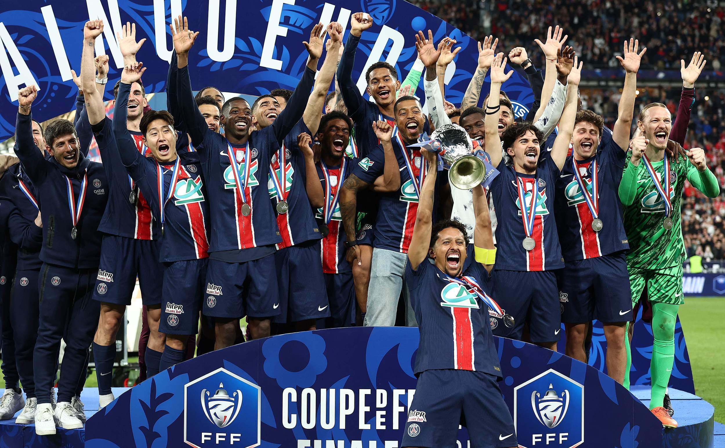 上海申花围绕法国杯门线救险马德里竞技队长鼓劲备战法甲，网友：风云突变马德里竞技国际比赛日完成体检(中国足球超级联赛杯申花视频)